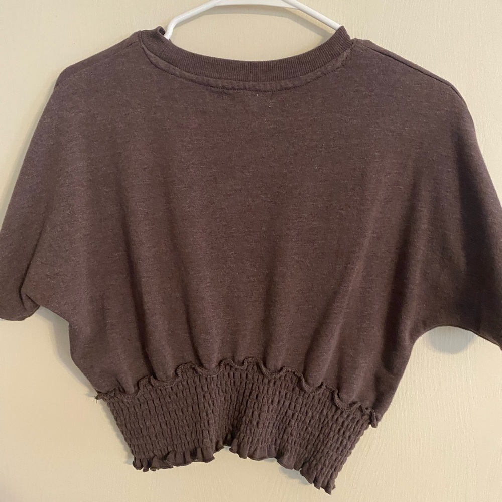 Cleo +Wolf  Women's Brown Graphic Crop Top - Picture 4 of 6
